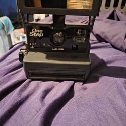 Polaroid 600 One Step