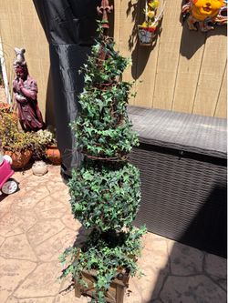 Artficial tree
