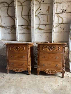 2 Wood dressers 