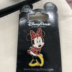 Minnie Mouse Collector Pin