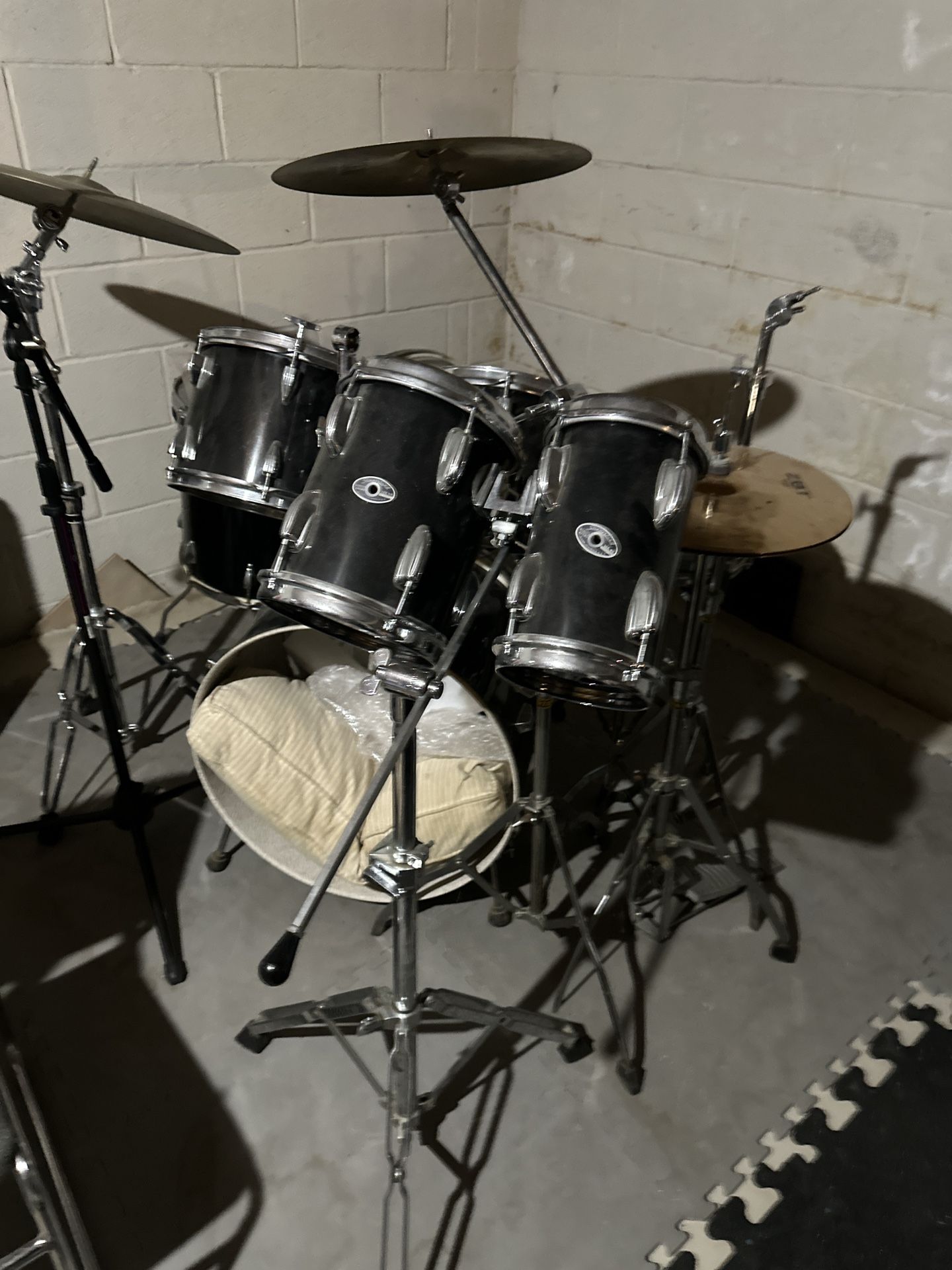 Stingerland Complete Drum Set