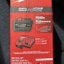Milwaukee M18 Red Lithium Forge Starter Kit