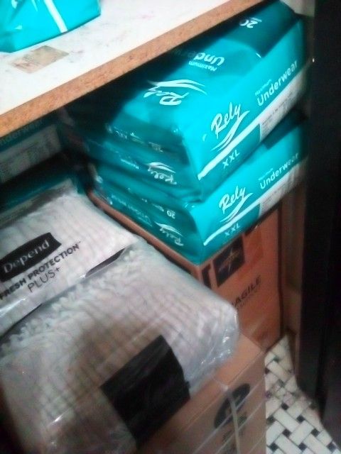 Adult Pull-up 20 CT Box With LG Gloves