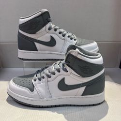 NIKE AIR JORDAN 1 RETRO HIGH OG “STEALTH”