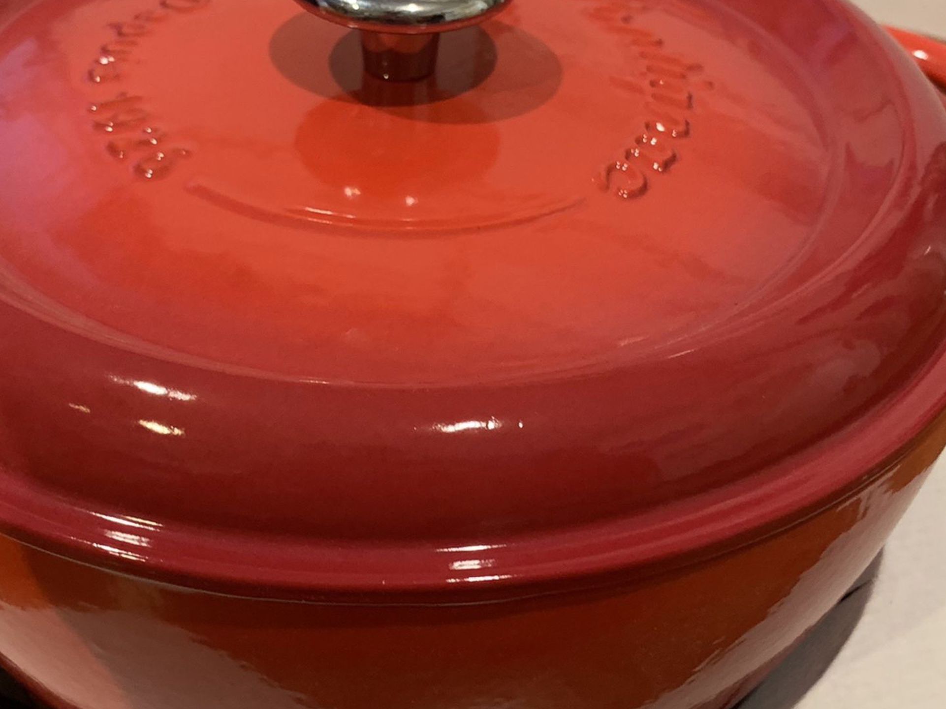 New in box Fontignac 5.25Q red Cast Iron Pot