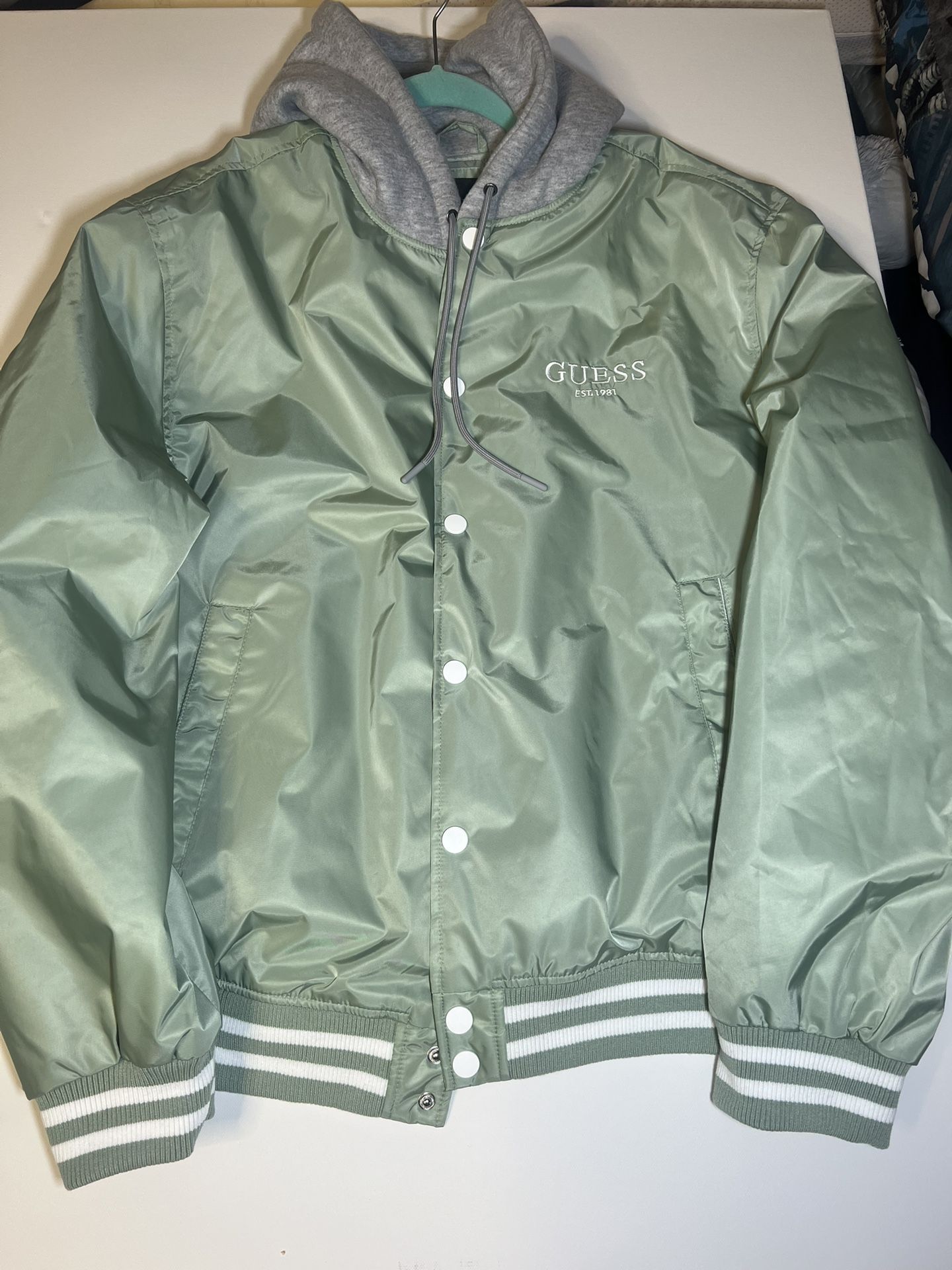 Men's GUESS Light Green Mid Weight Logo Puffer Jacket Size XL
