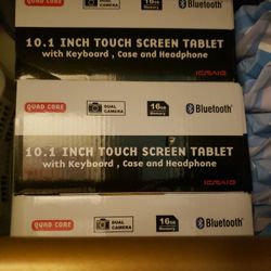 2 10.1 Inch  iCraig Touch Screen Tablet With Case And Headphones