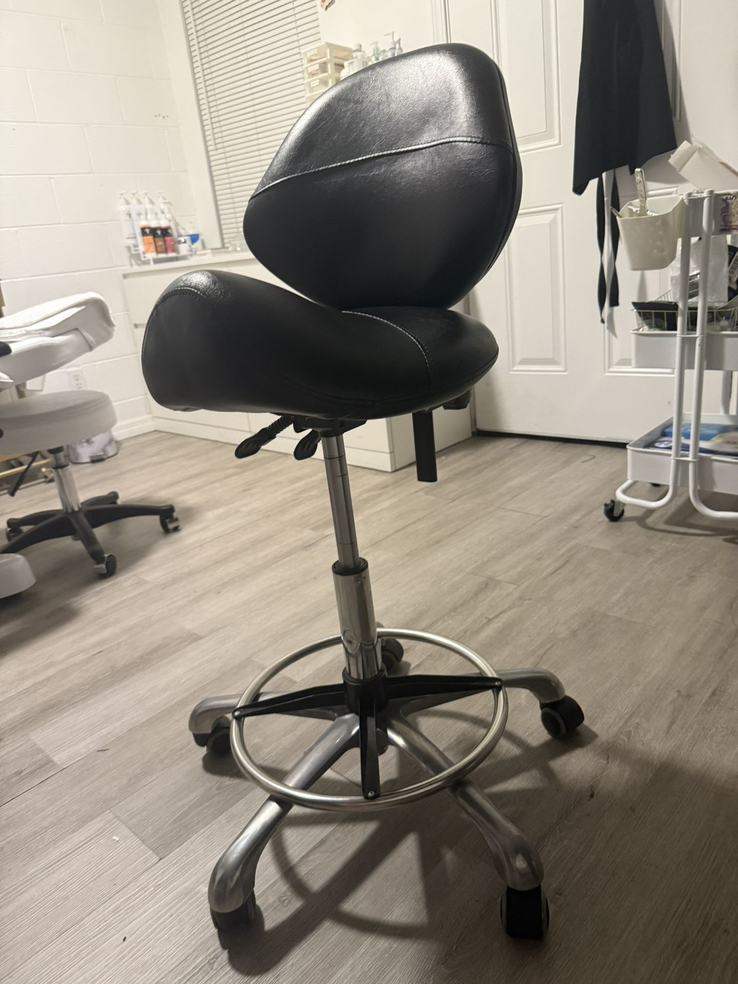 Ergonomic Rolling Chair 