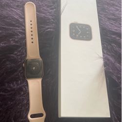 Apple Watch SE 40  MM
