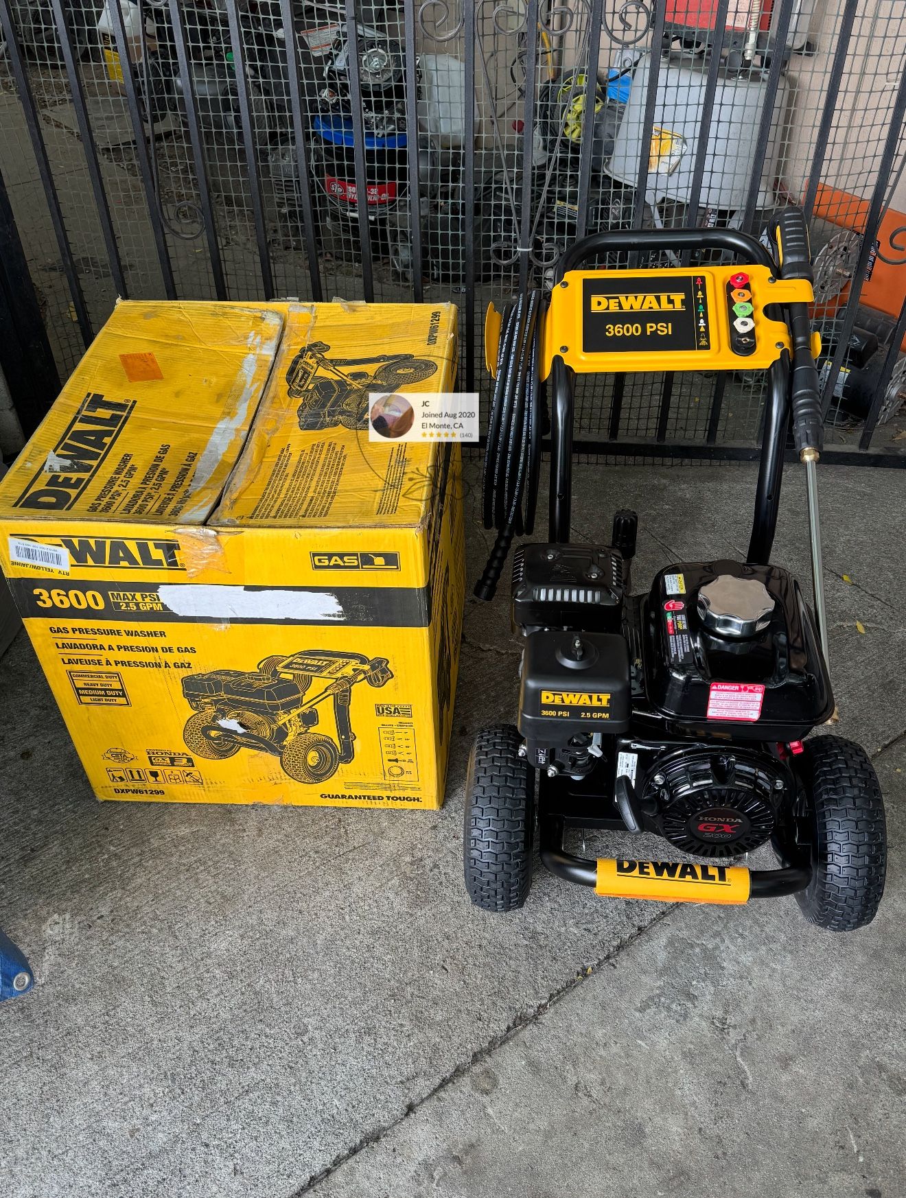 DEWALT 3600 PSI 2.5 GPM Gas Cold Water Professional Pressure Washer with HONDA GX200 Engine