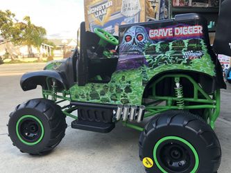 BRAND NEW GRAVE DIGGER 24VOLT electric kids ride on cars power