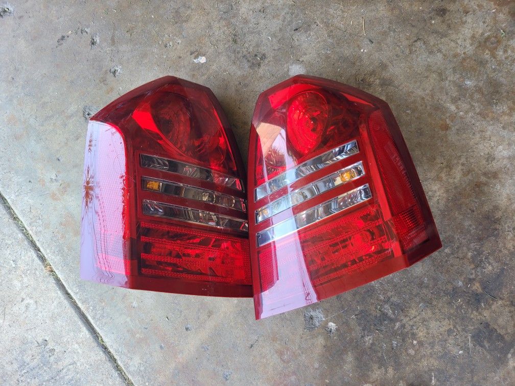 2007chrysler 300srt8 Taillights