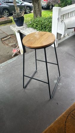 Set of 4 Nesting Counter Stools – Wood & Black Metal – Space Saving