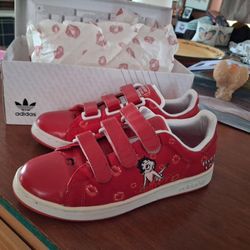 pair of Adidas Stan Smith 2 CF R4 "Betty Boop" limited edition sneakers.