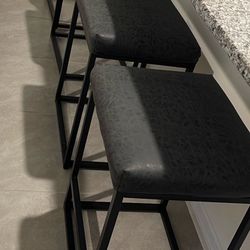 4 Black Bar Stools