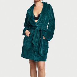 Victoria’s Secret Short Plush Cozy Deepest Green Holiday Robe-XS/S