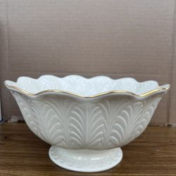 Lenox 24k Gold Trim fine porcelain/bone china made in the USA 