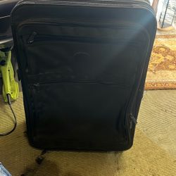 Kirkland Expandable Rolling Luggage