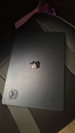 MacBook Air 15 M3 8GB Ram 256 GB Storage
