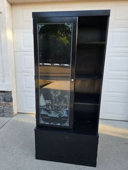 Locking Display Cabinet / 6-Rifle Wood Composite Gun Cabinet with Key