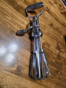 Vintage Hand Crank Egg Beater