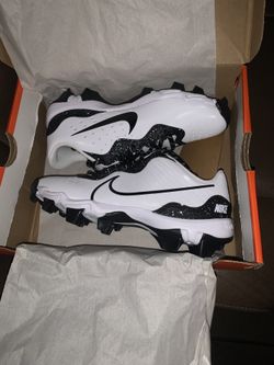 NIKE kids baseball cleats, Size 3Y