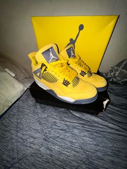 Jordan 4s lightning