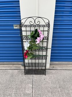 Metal display rack $29