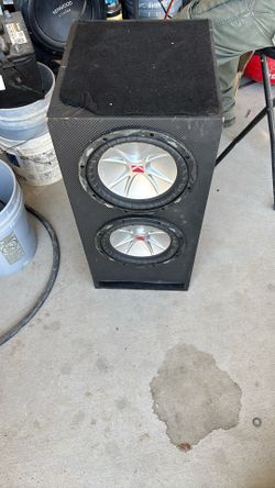 2 Kicker Speaker Box