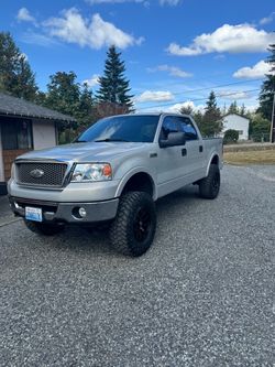 Ford F-150 SuperCrew Lifted Truck