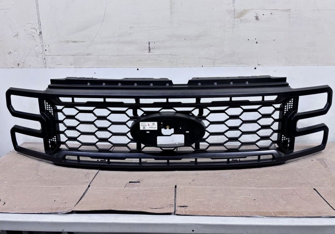 2024 ford Super duty F250 Lariat Front Grill 300 OBO