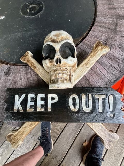 Halloween Skull Keep Out Sign Ex Cond