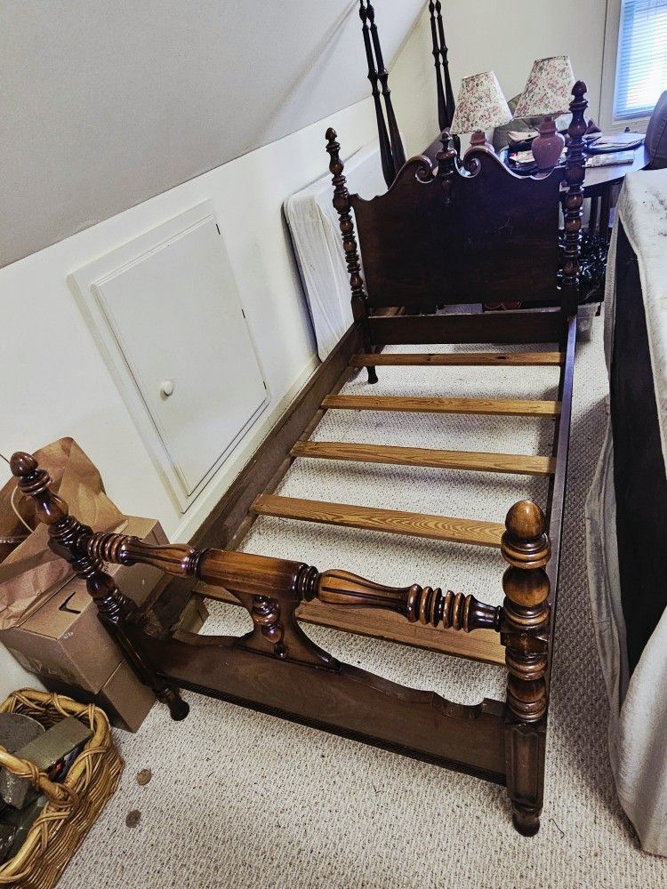 Antique Circa 1930 Continental Furniture Company Sheraton Style Walnut Twin Size Bed Frame with Side Rails