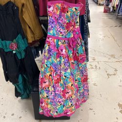 Many Dresses In Many Sizes 
