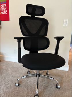 Ergonomic mesh office chair