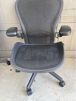 Herman Miller Aeron  Chair Size C🔥🔥🔥🔥