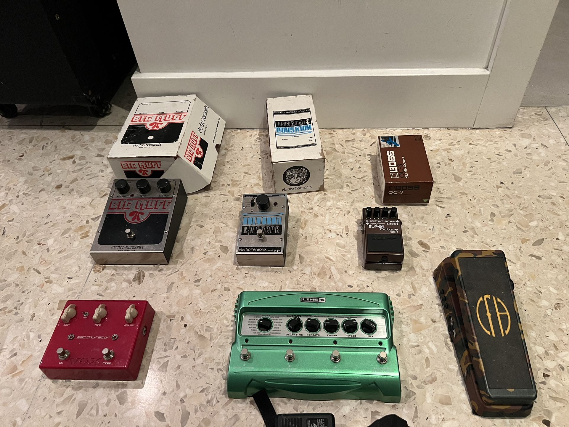 Bundled Guitar Pedals (Muff, Delay, octave)