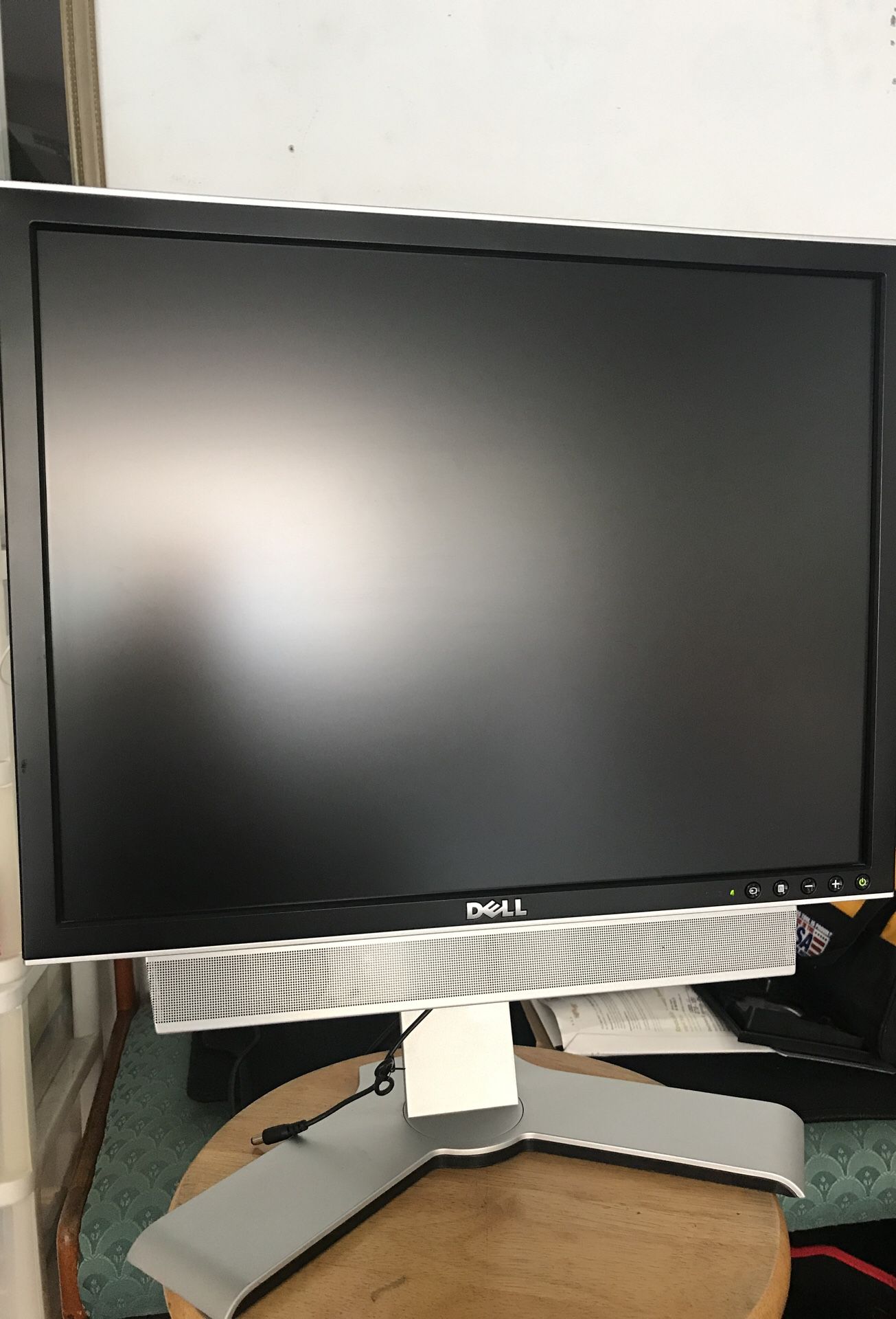 DELL Desktop Monitor/Screen