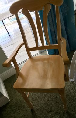 Chair with arms light wood very good condition