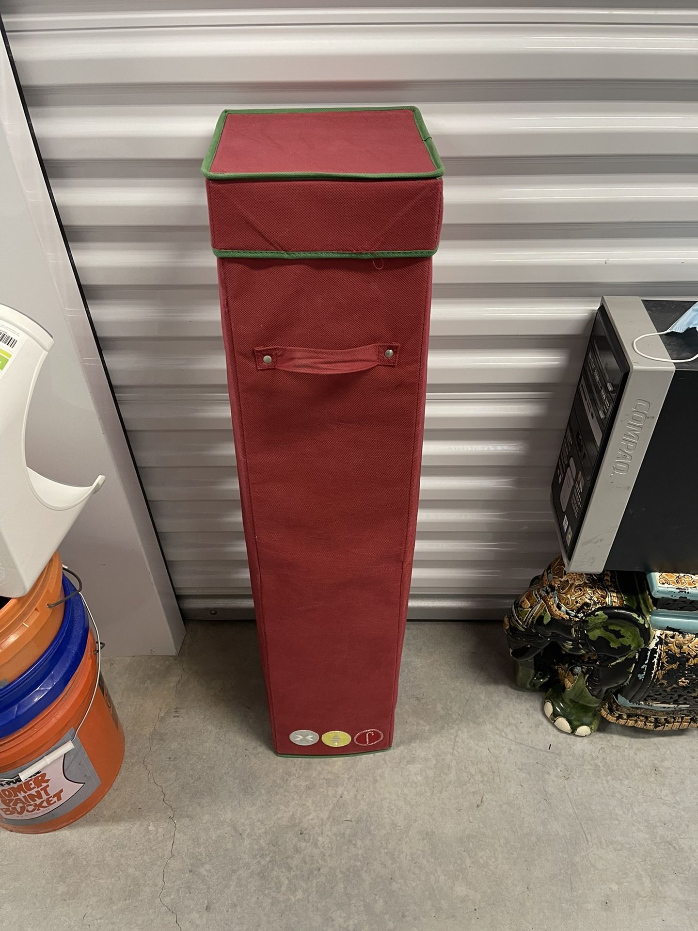 Wrapping paper Holder