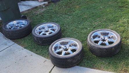 Tires and Rims  Set 305/40 R22 114v.