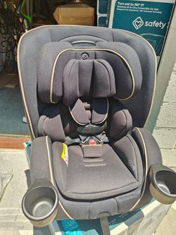 Maxi Cosi Car Seat, brand new, open box.
