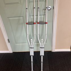 CVS Crutches 