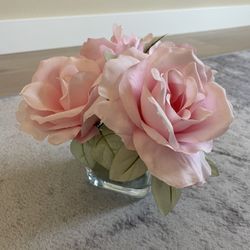 Pink Rose Decoration With Glass Vase