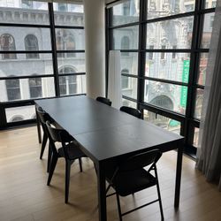 Extendable Dining Table w 4 Chairs