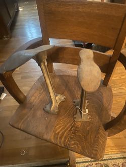 Cobblers Shoe Stand Pair