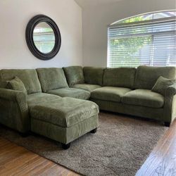 ✅️✅️4 pc Sage cordury fabric upholstered sectional sofa with ottoman✅️