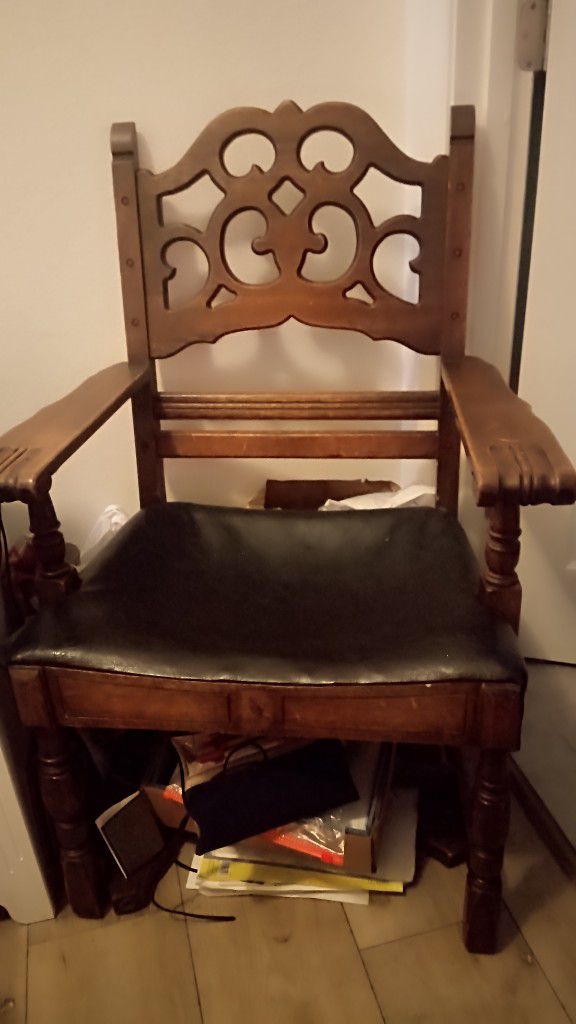 1967 Vintage antique Thrown Chair