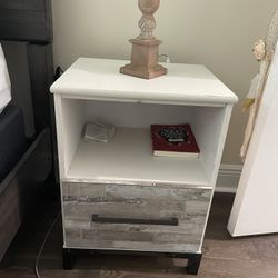 Side Table ! 
