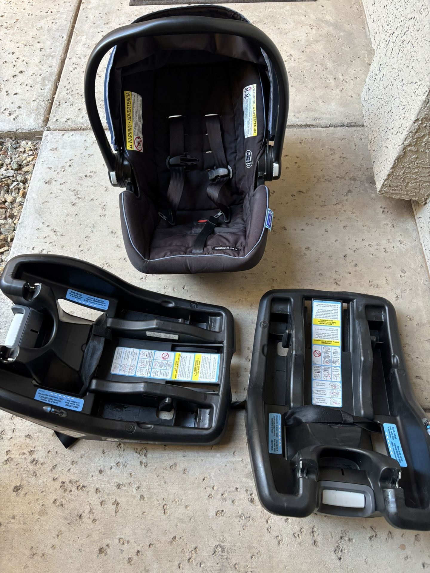 Graco Infant Car Seat With 2 Base